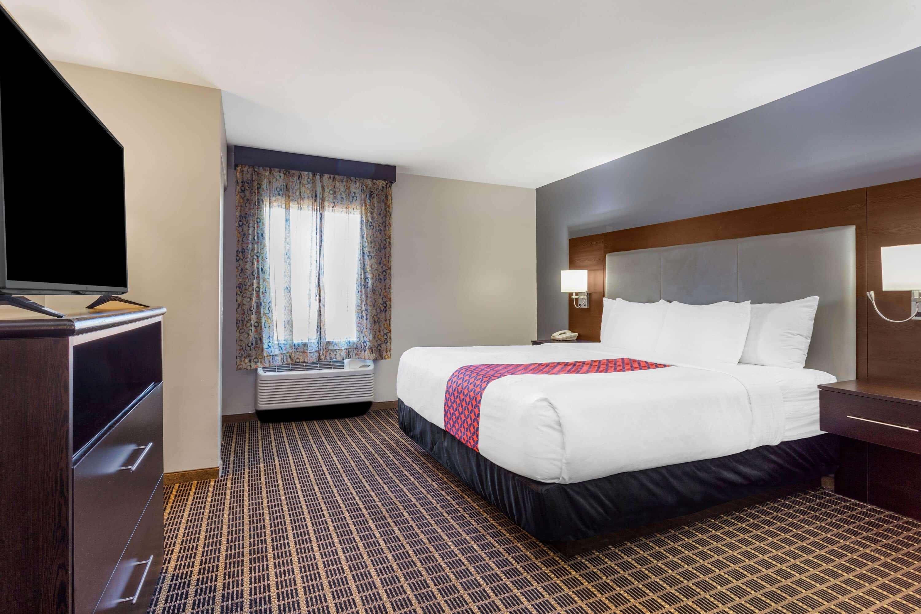 La Quinta By Wyndham Rockford Hotel Bagian luar foto