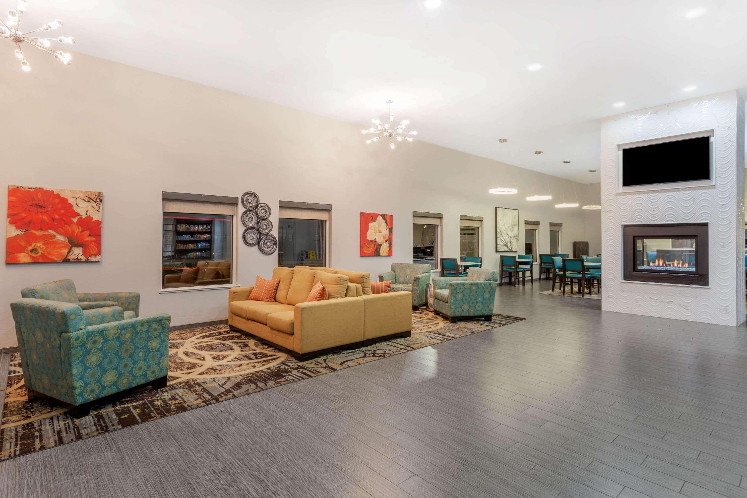 La Quinta By Wyndham Rockford Hotel Bagian luar foto