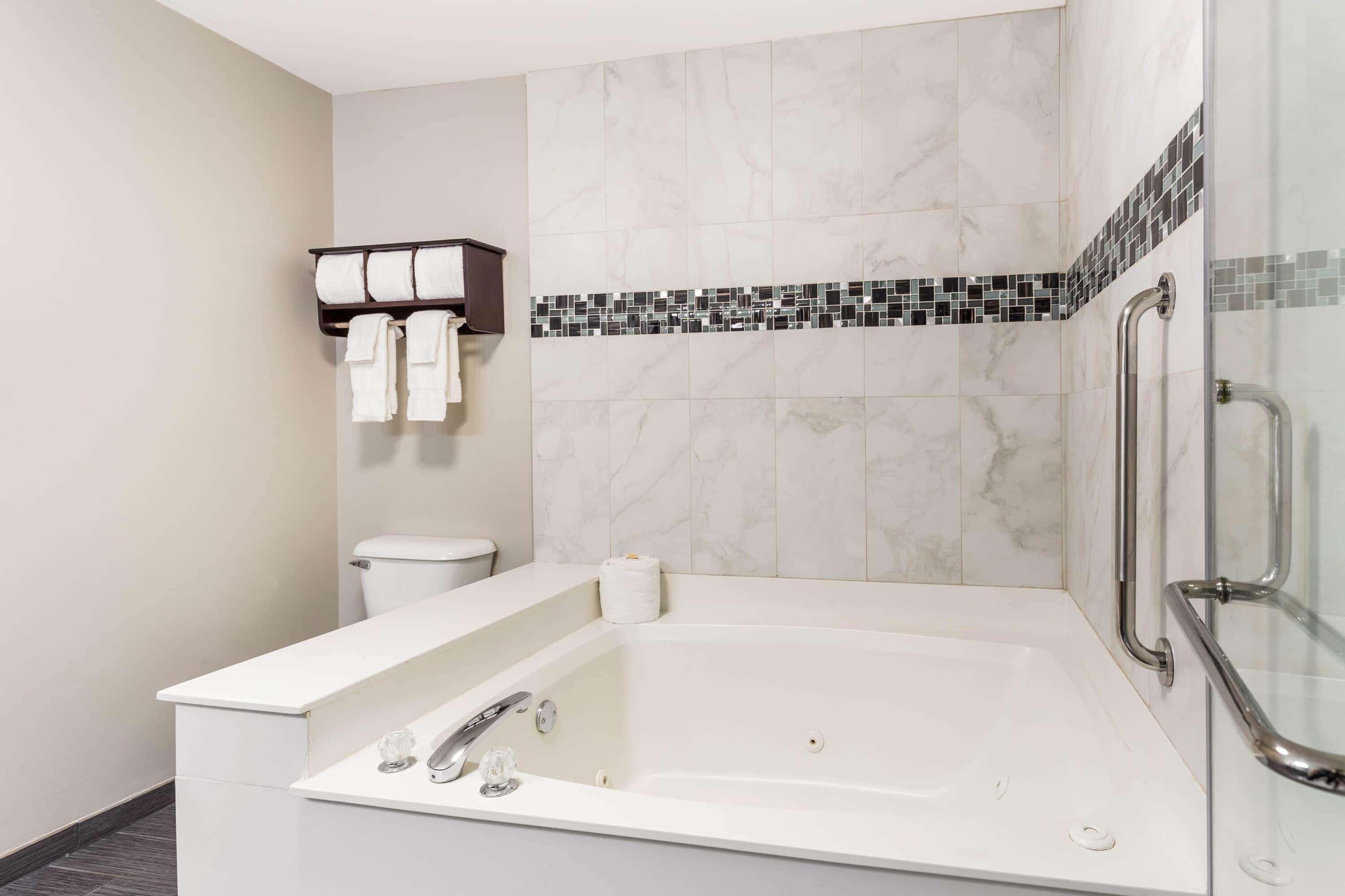 La Quinta By Wyndham Rockford Hotel Bagian luar foto
