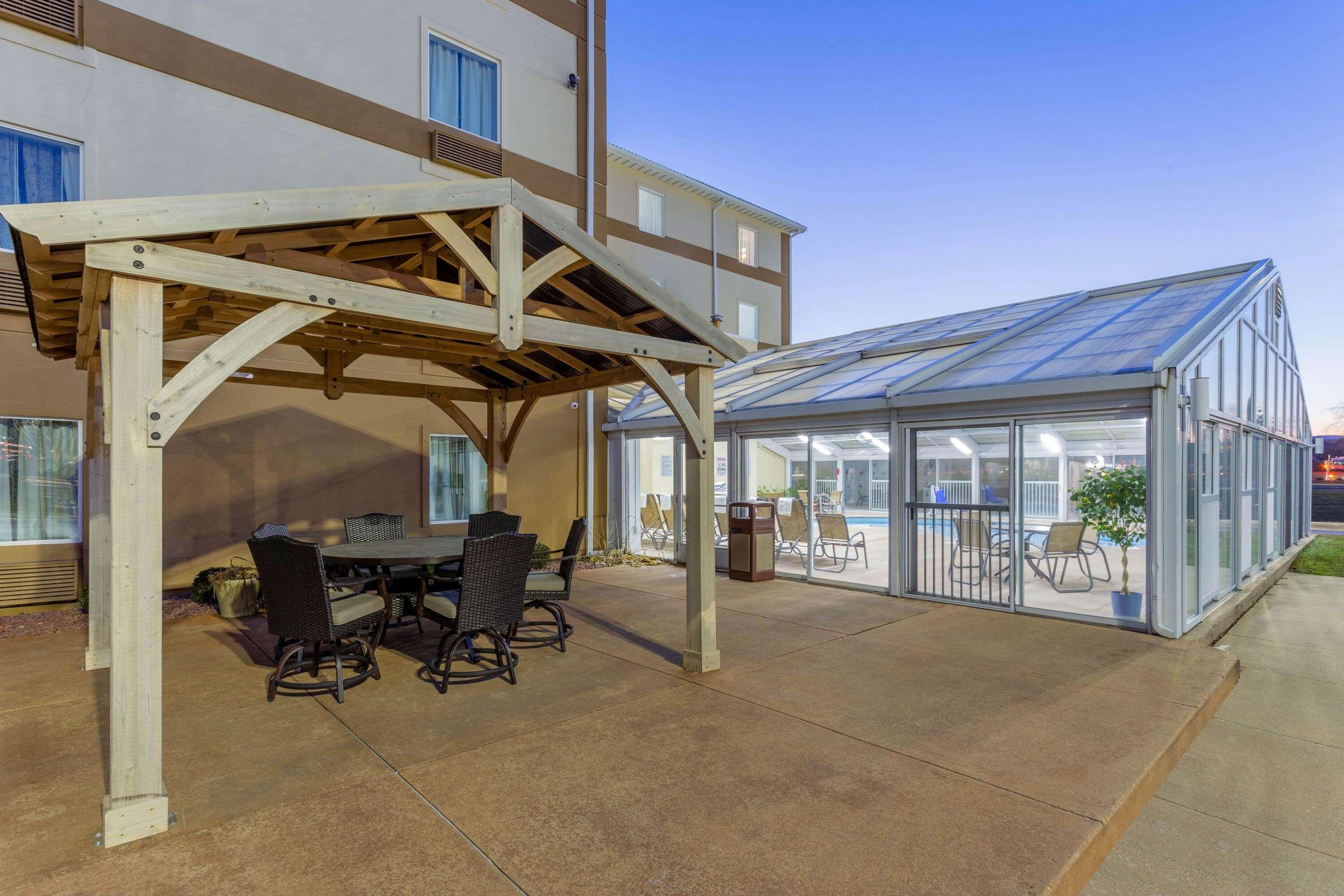 La Quinta By Wyndham Rockford Hotel Bagian luar foto
