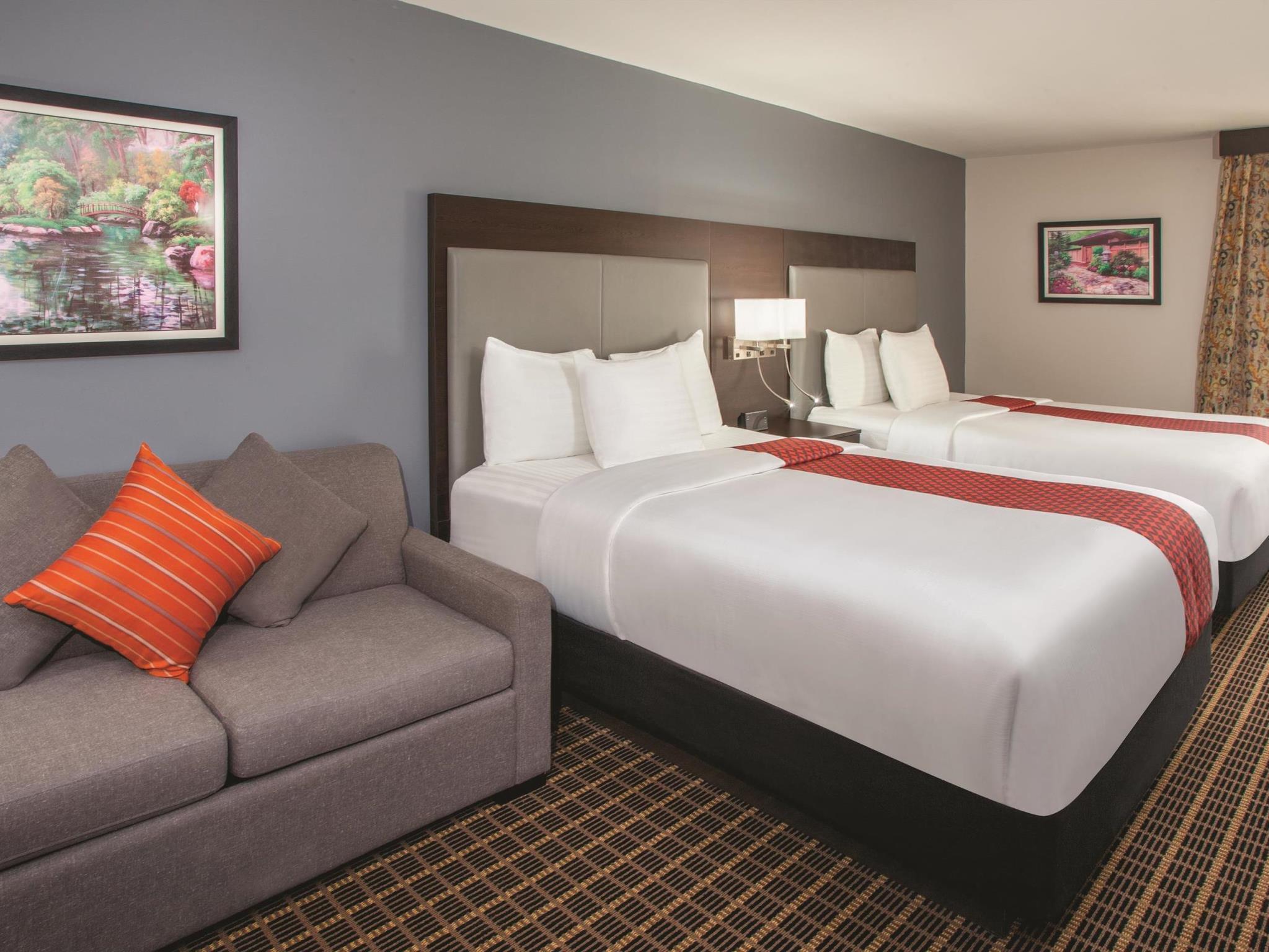 La Quinta By Wyndham Rockford Hotel Bagian luar foto