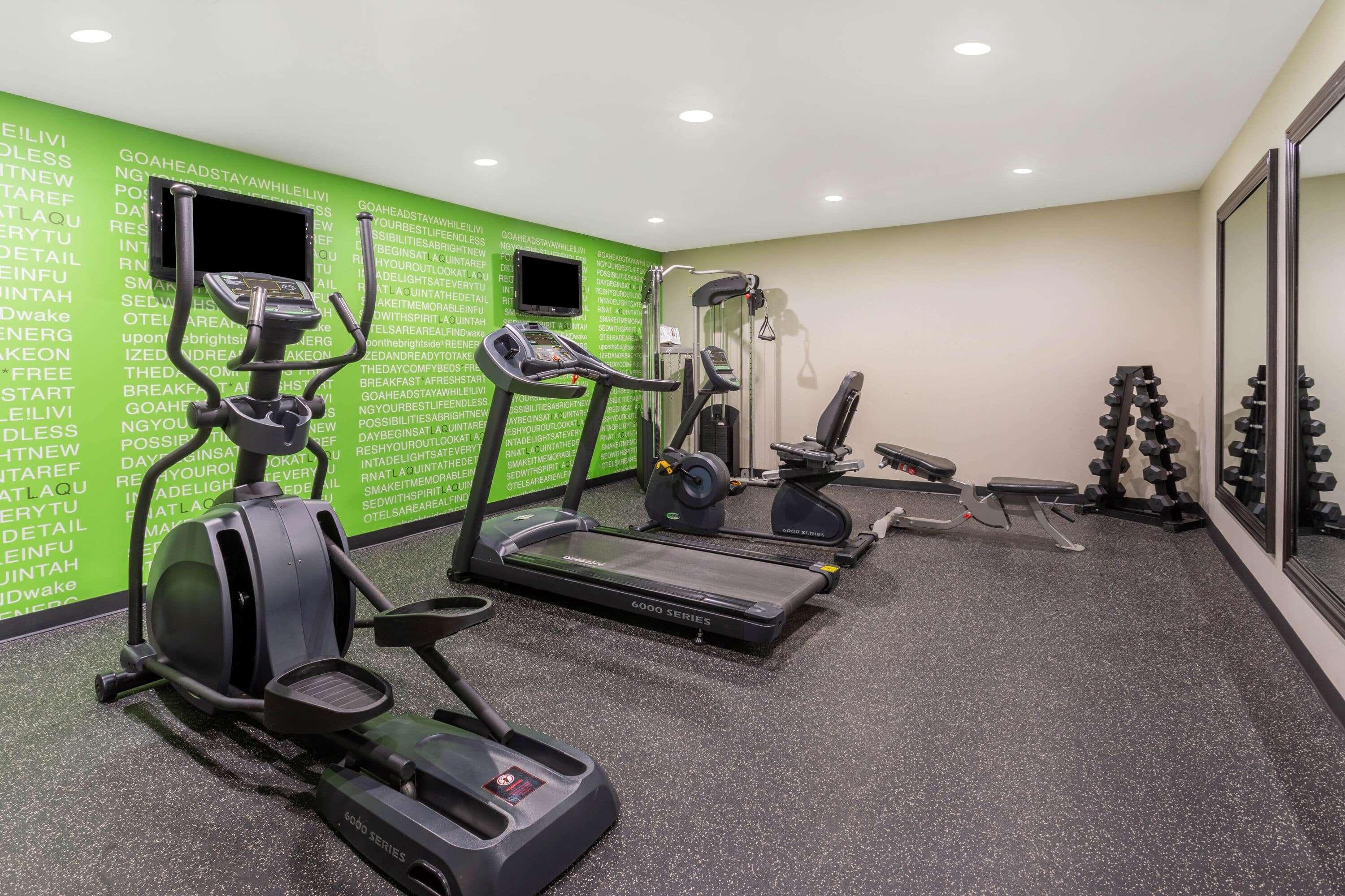 La Quinta By Wyndham Rockford Hotel Bagian luar foto
